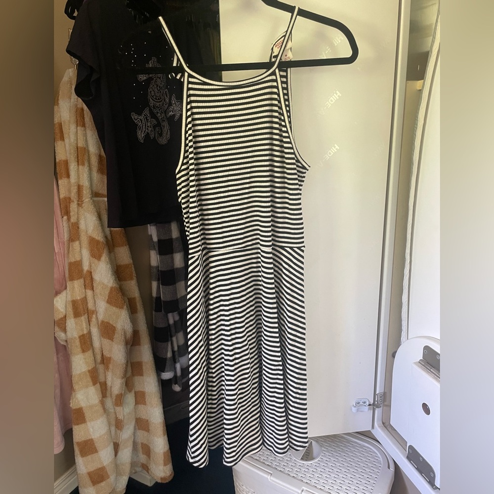 Mossimo knee length summer dress